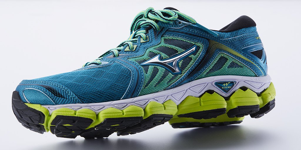 FleetFeetBend's tweet photo. Cushion, comfort and a whole lot of style! Come in today and check out the all-new @MizunoRunning #WaveSky https://t.co/4Ktfej60wV https://t.co/lTHeDgcdjw