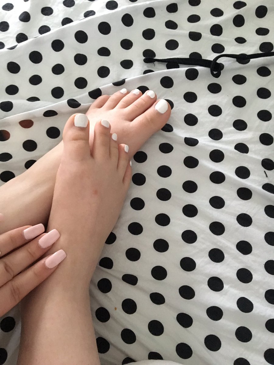 Lilysrm's tweet photo. Foot fetish week https://t.co/0NxTmZVk3A