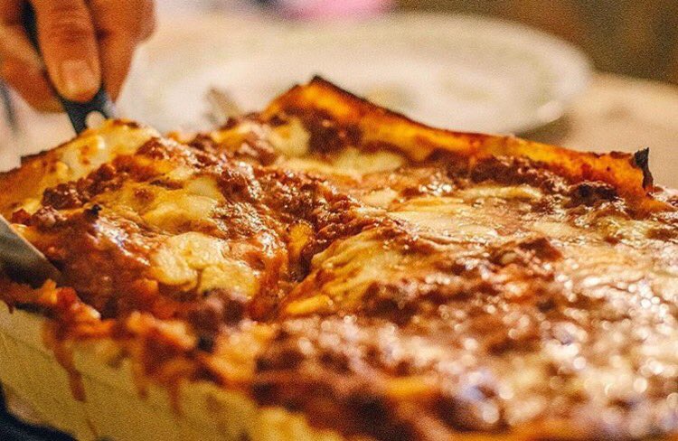 paperchef's tweet photo. What's the perfect #pizza companion? That's easy! 

#PAPERCHEF #PARCHMENT

📸: @tarasnibbles

https://t.co/dDrseWLHKA https://t.co/NAgNFmaTWw