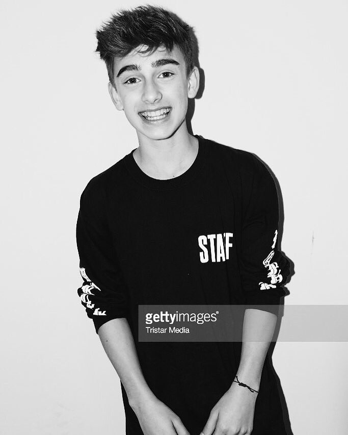 johnnyorlando's tweet photo. smile😊 https://t.co/Uinb1hUEut