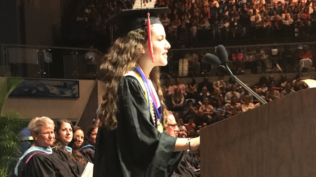 BCPSChiefSI's tweet photo. @monarchknights Valedictorian Janet Lopez is off to one of my graduate alma maters @NovaSE #BCPSGRADS @browardschools @Jneer https://t.co/MUWbCuOvVB