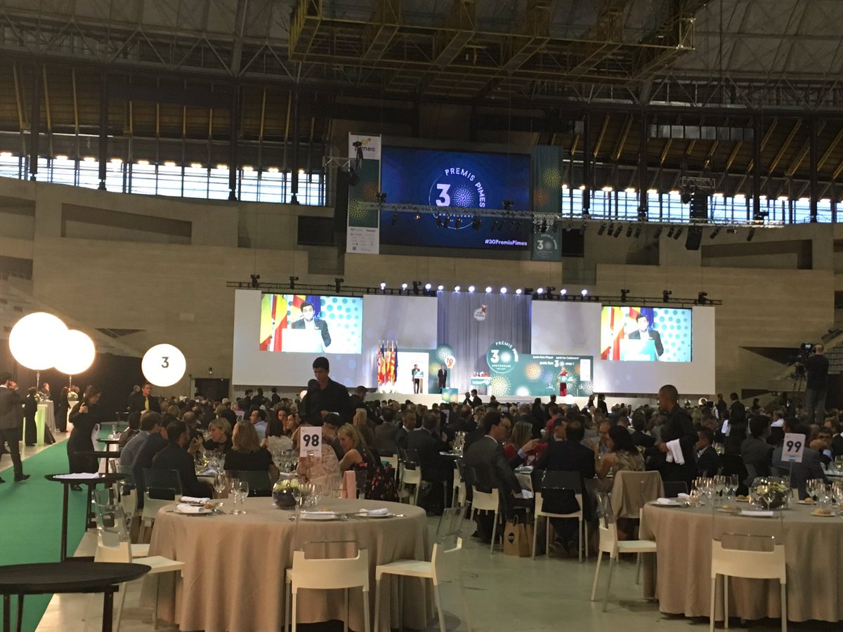 boilabogado's tweet photo. Comença la nit dels #PremisPimec 2017 https://t.co/4YoZoo2dw1