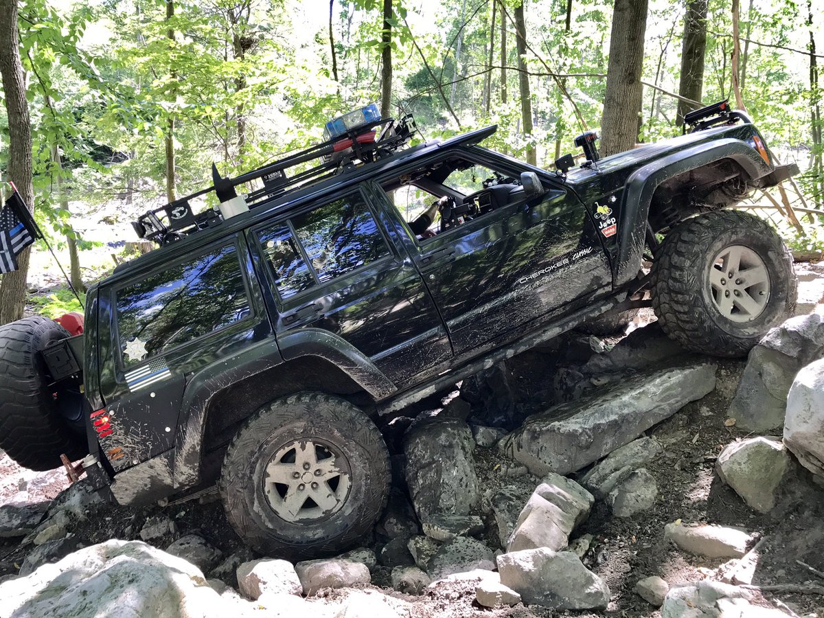 JaxCampo's tweet photo. #Jeep #Cherokee #xj #rauschcreek #offroad #rockcrawler #krawlinforcops https://t.co/dqCIyArowA