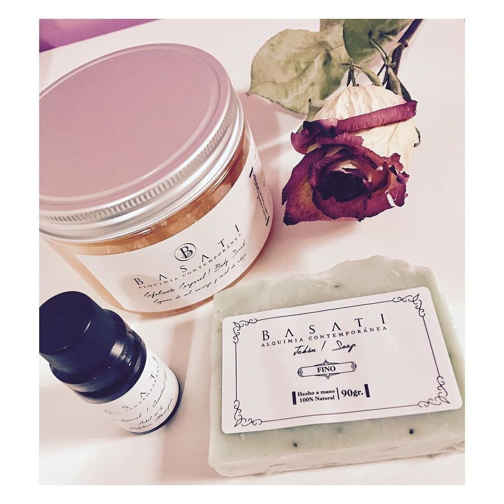 OhKotty's tweet photo. @basatialquimia para todos los que quieran consentirse 🌿✨💕
.
.
.
#Natural #CosmeticaNatural IgersMéxico #Igers_DF … https://t.co/fDdR25fjNm https://t.co/BOQL3idxF5