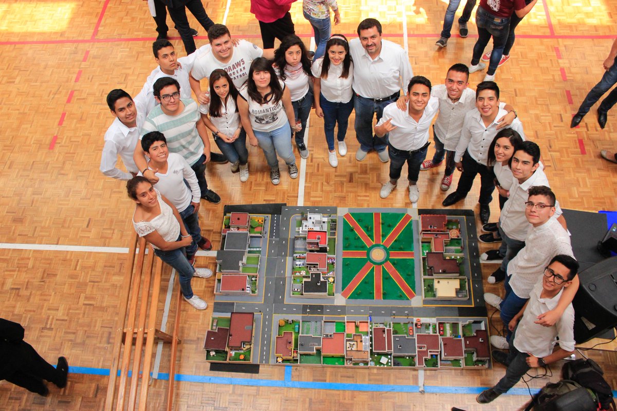 IPN_MX's tweet image. #Entérate El #CECyT1 presentó alrededor de 100 prototipos en la Feria de Proyecto Aula. bit.ly/2qUjN6a