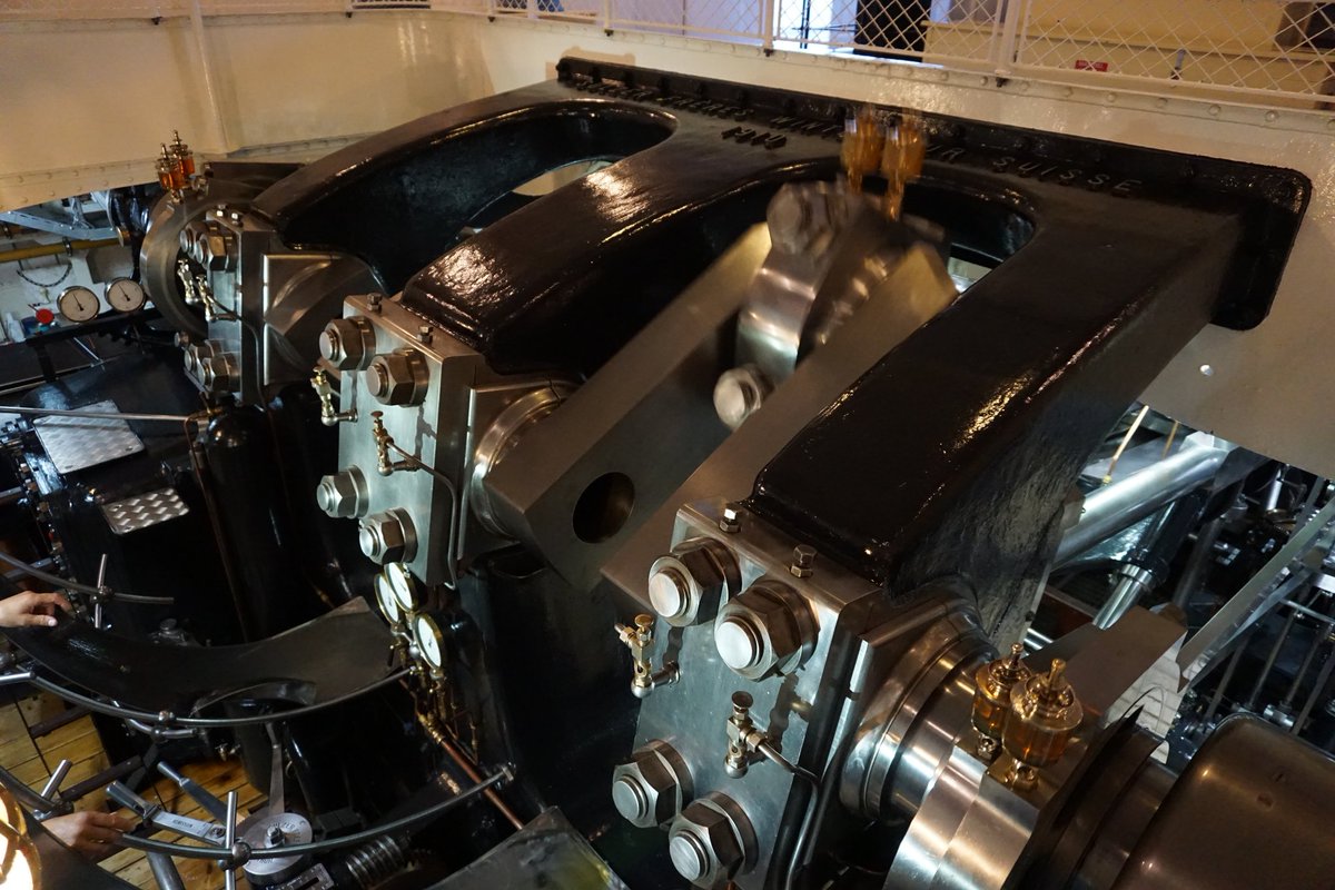 NAShapir's tweet photo. @MySwitzerland_e @cgn_leman @SonyCHAT the original engine of the #belleepoque #paddlesteamer #LaSuisse #inLOVEwithSWITZERLAND #sonyalpha 😀 https://t.co/K1iuUlhav1