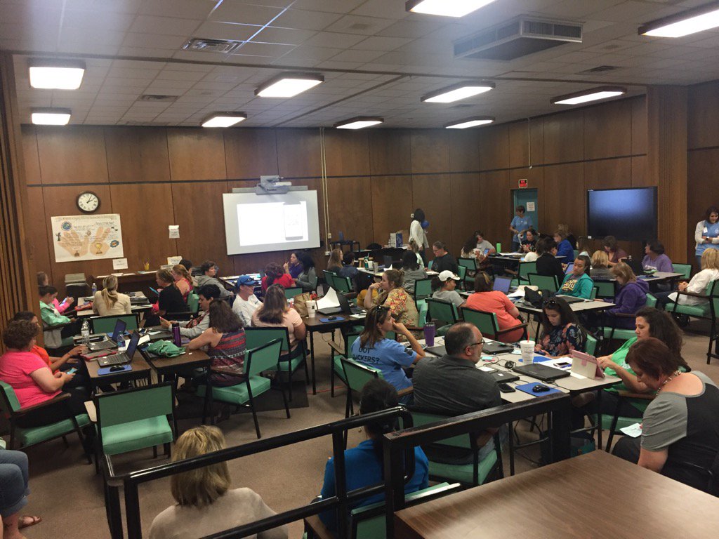 CPSB_TTC's tweet image. Look at all of these educators who stuck wit us all day! #doubletechpoints #handsontechnology
