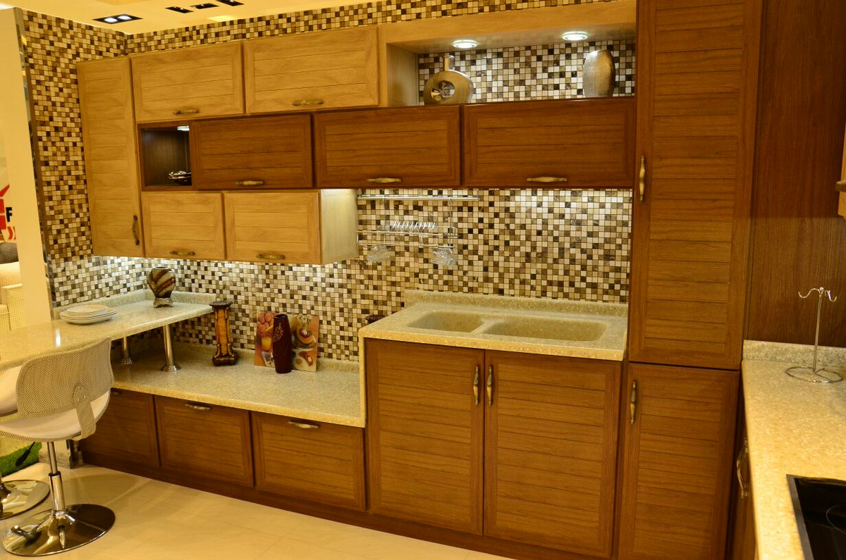 sheikhkitchensa's tweet photo. المطبخ الخشبي البني بمزيج اللونين الفاتح والغامق (Dark-light-brown) من شيخ المطابخ 

#شيخ_المطابخ#جديد#عصري https://t.co/pwRV5rOyWb