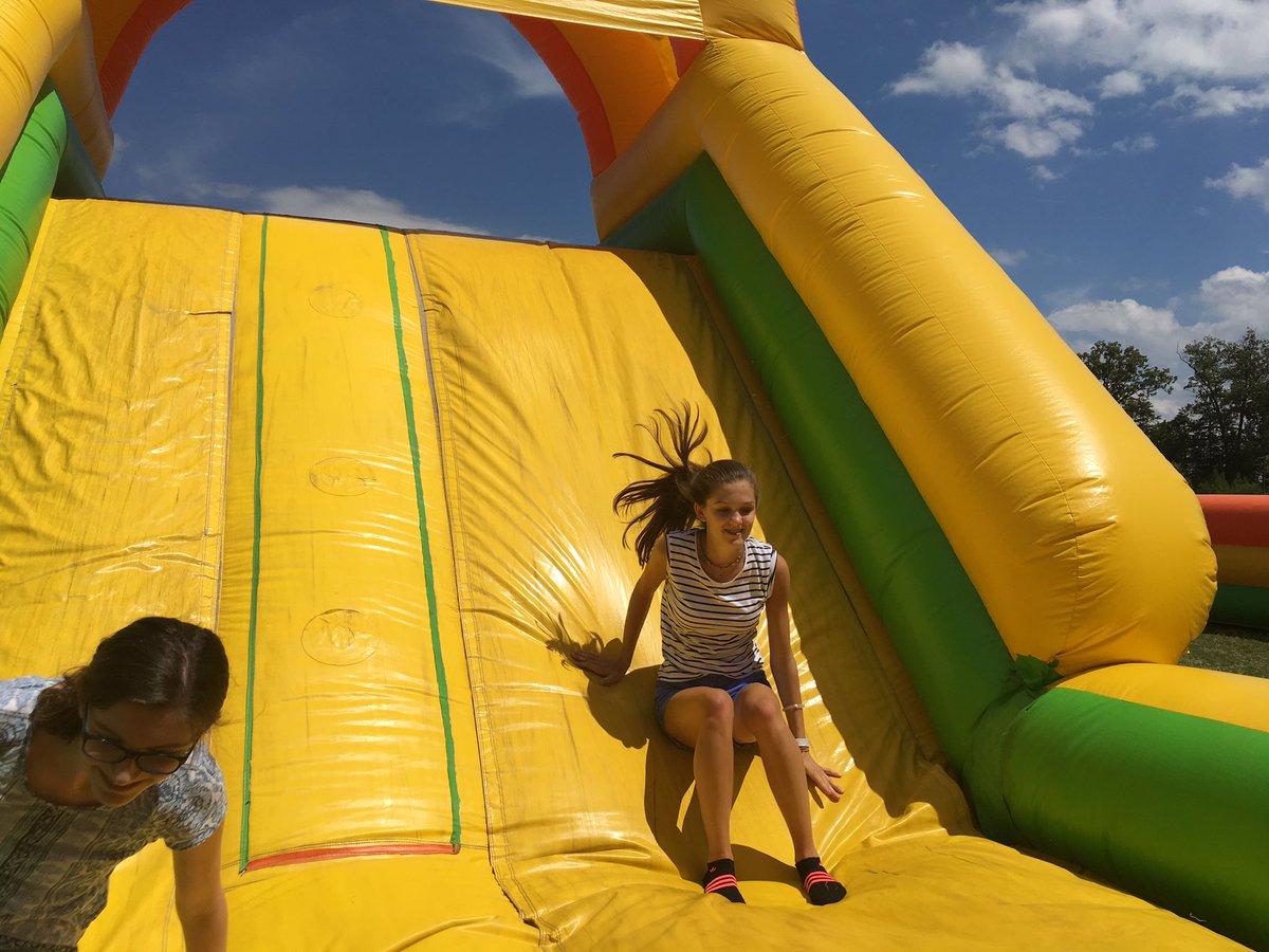 AMTIGNOR's tweet photo. #holmanms Carnival 2017 https://t.co/f06O1shyO6