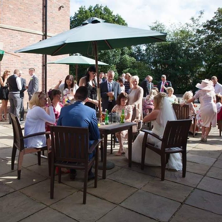 FaringtonLodge's tweet photo. The drinks reception at your #wedding is served on the Balmoral Bar Patio
#TuesdayTalkingPoint
Photo by Sarah Yeoman Photography https://t.co/Uxr0PmrzQ4