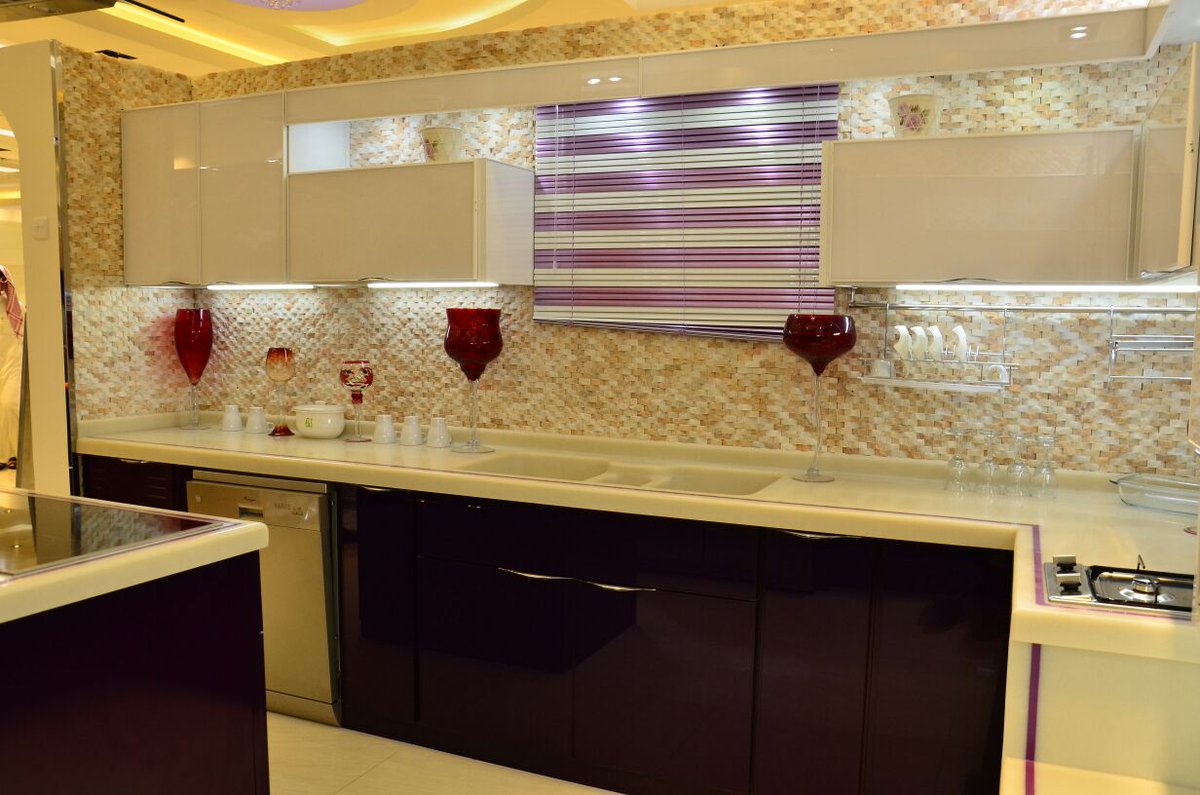 sheikhkitchensa's tweet photo. المطبخ العنابي - الابيض العصري من شيخ المطابخ 

#شيخ_المطابخ#جديد_وعصري https://t.co/70lOkNn1uw