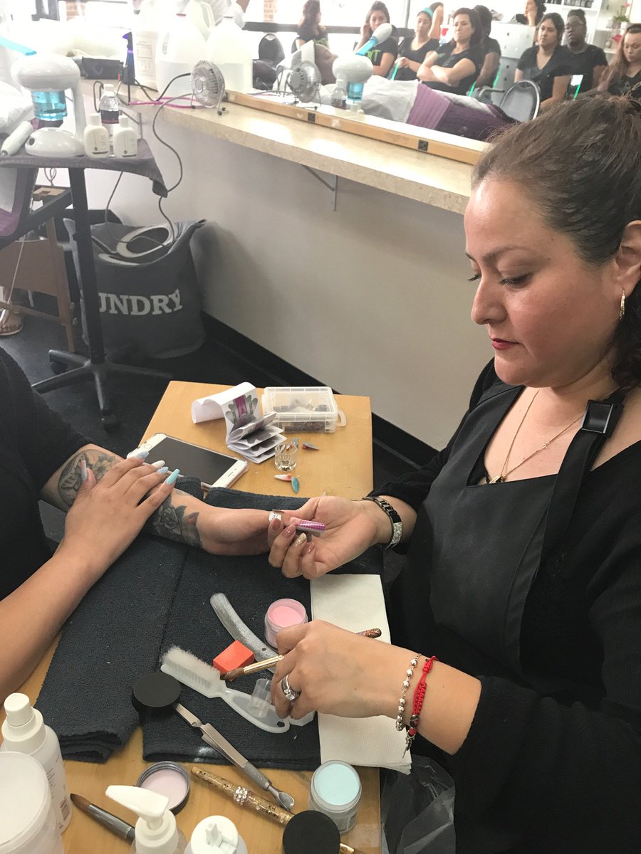 TINTschool's tweet photo. #TintBeautySchool #TintGP Weekly Instructor Demos! #Makeup #Nails # Esthetician #Skincare https://t.co/NWGkGPP9vQ