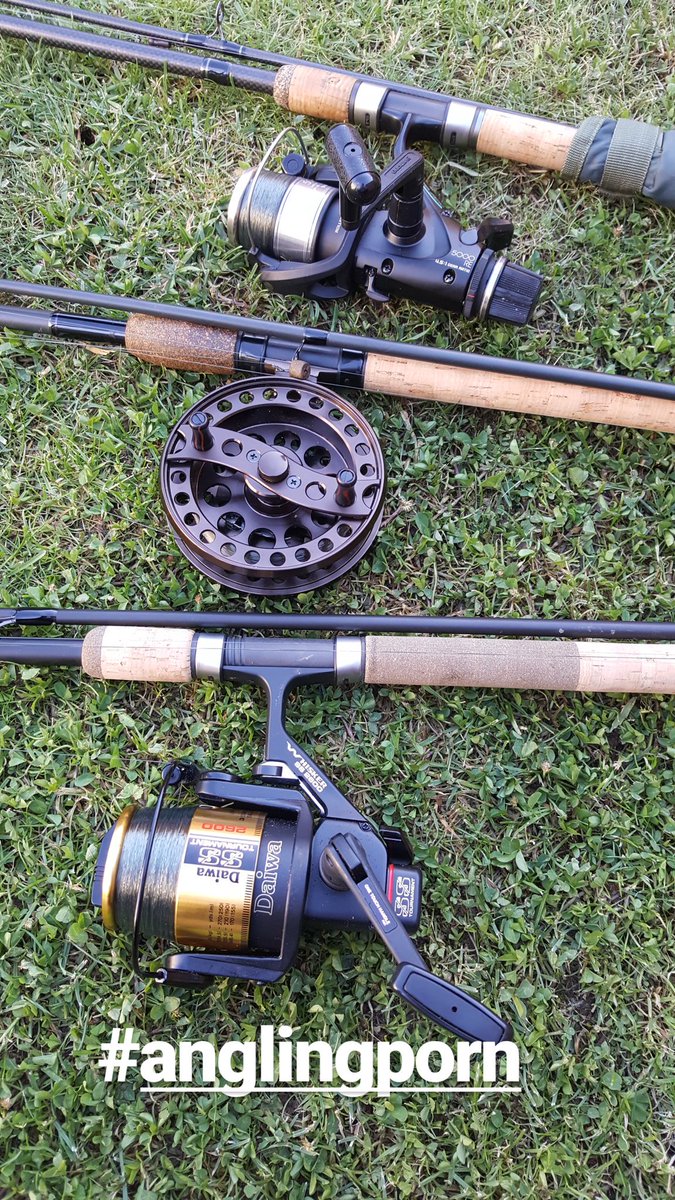 derren70's tweet photo. Tools for the job #baitrunner #centrepin #fixedspool #16thjune it's coming #riverangler #notlongnow https://t.co/rttXK14LZ6