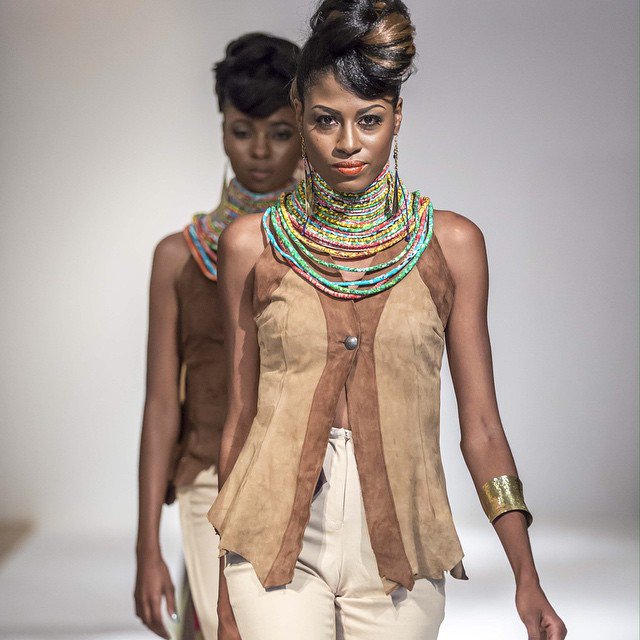AFWMiami's tweet image. NECKLACES HEAVEN ON THE RUNWAY.
Subscribe for more pictures  on africafashionweek.com/register/
#AfricaFashion #MadeinAfrica
