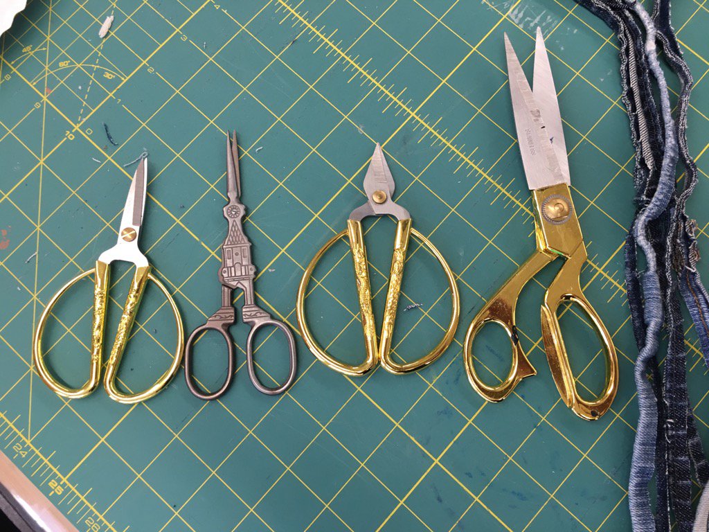 A true weaver is in my presence #weaving #dlab <a href="/SaraCrepaux/">Sara Crepaux</a>