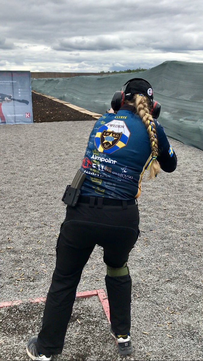 PiaClerte's tweet photo. Pleased with day 2 at World Championship #IPSC Rifle! This range is really extra-ordinary! 😍
#WorldShoot2017 #pewpew #AR15 https://t.co/MklTOzSdWP