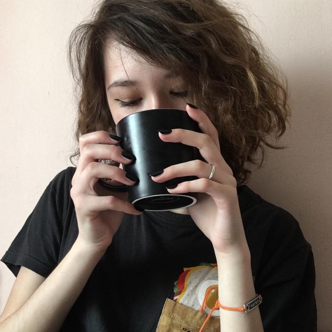 vlyashetsky's tweet image. your bob cut is more beautiful than my favorite views over the rooftops #girlsundcarre #mobilephotography #girls