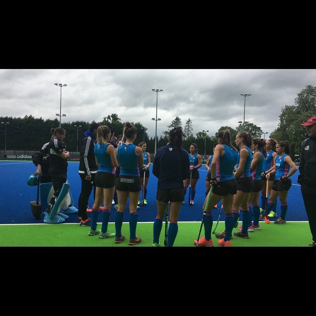 ARGinUK's tweet photo. 🏑 @LeonasHockeyAR are getting ready to tango with the English squad on Saturday 11th 2pm ARGvsENG #London #GoLeonas @CarlosSERSALE https://t.co/nYt9UULKKt