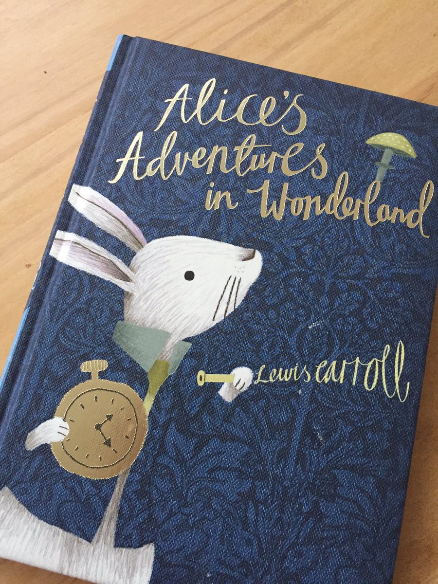 DeeCanEnglish's tweet photo. An ace read:love the V&amp;A William Morris cover @MrsEllisKBA1 @DinoDiSalvo #classicschallenge  ❤️geeks @KBAEnglish @AdrianoDiSalvo1 https://t.co/HbpHHgQ4nb