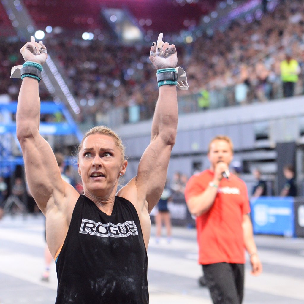 CrossFitGames's tweet image. The woman who has been called both “The Engine” and “The Machine” did what she typically does: Got shit done.

📰 games.crossfit.com/article/consis…