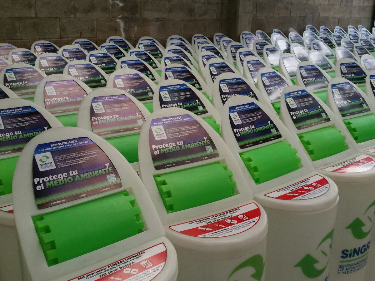 singremac's tweet photo. @singremac rebasó las 2,000 toneladas recolectadas desde 2010 a través de 5,000 contenedores en 26 estados. 100 labs nos apoyan. Gracias!! https://t.co/6lNf01CP9Q