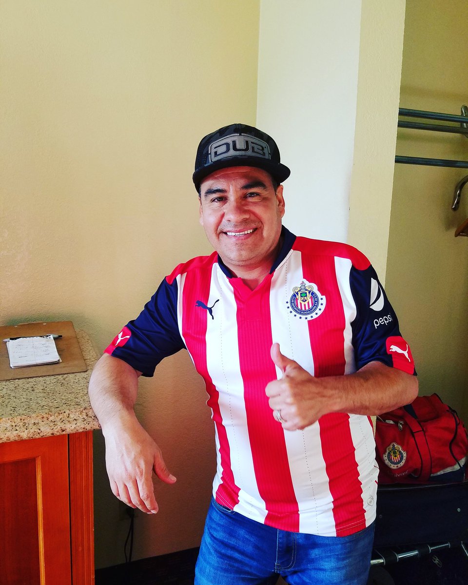 Saludos raza ! #Andeleee y arriba las Chivas!!