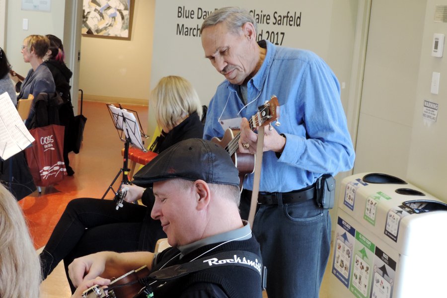 CutieCircle's tweet photo. Cuties happy to share #ukulele joy w/ enthusiastic #ukesters &amp; music lovers @ free Leigh Square Workshops. Thx to @CityofPoCo #portcoquitlam https://t.co/rjf0qkUh49