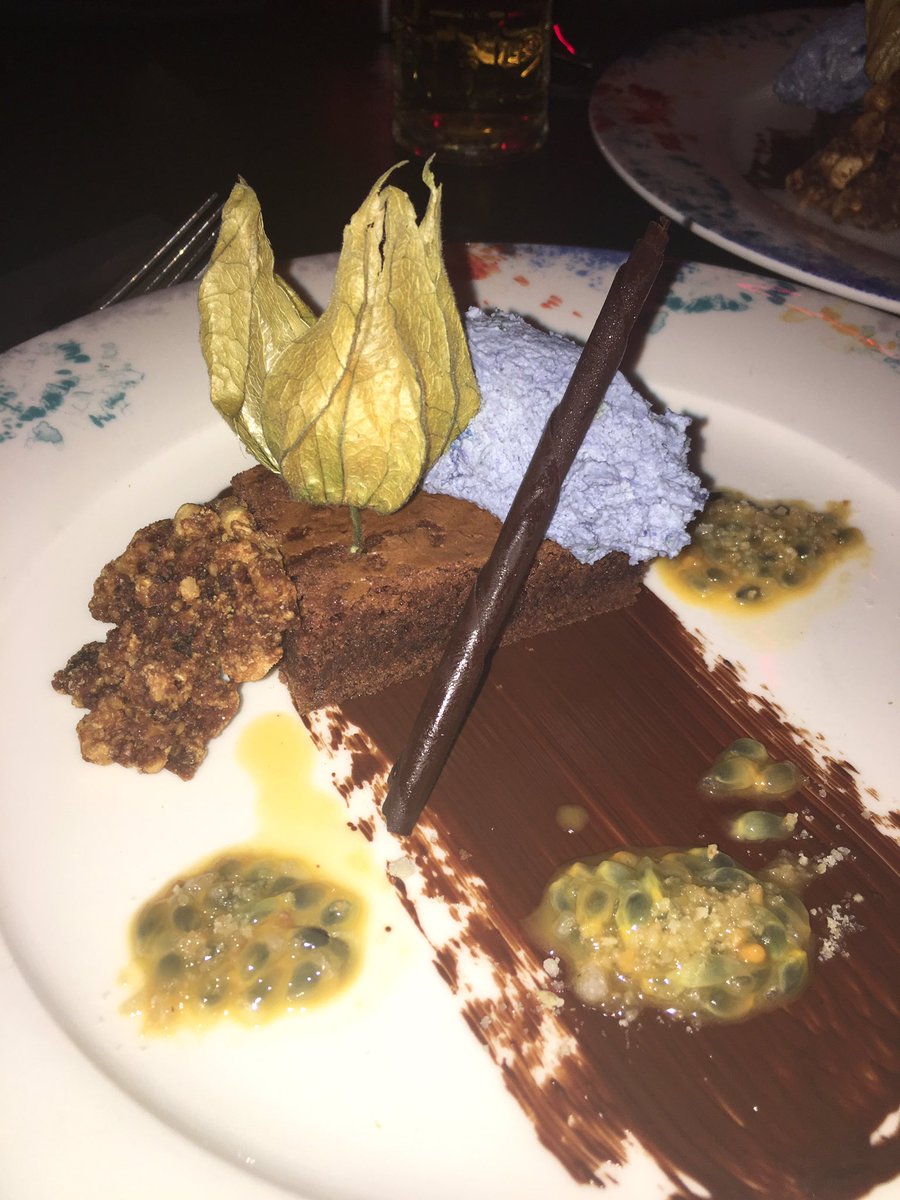 Our final course comes from <a href="/CuriousVenues/">Curious Venues</a> with a blue cream chocolate brownie. Thanks to all who came! #MovingFeast #independentnottm
