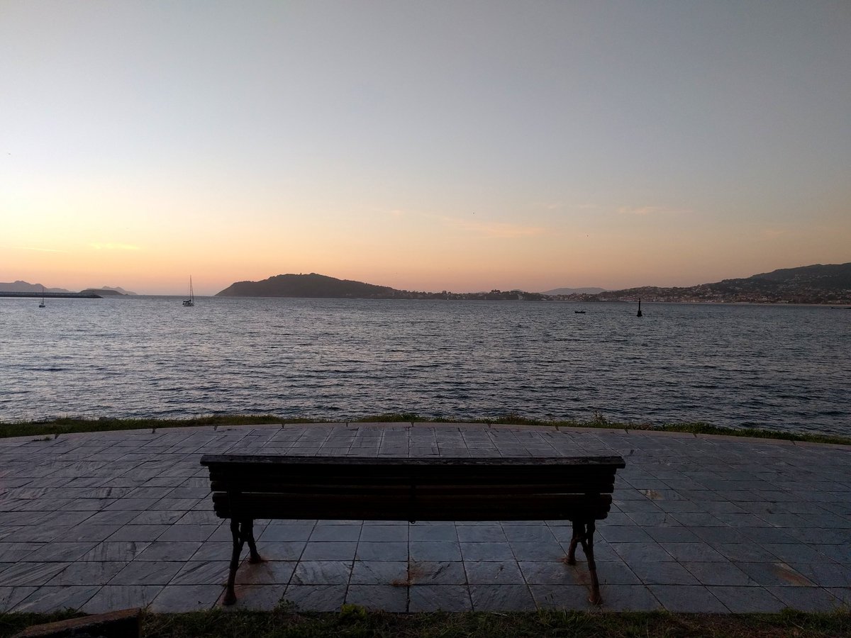 LuisFragaTV's tweet photo. Disculpad un momento.... #Baiona #Galicia 22:15 h. https://t.co/15ITWrUPXq