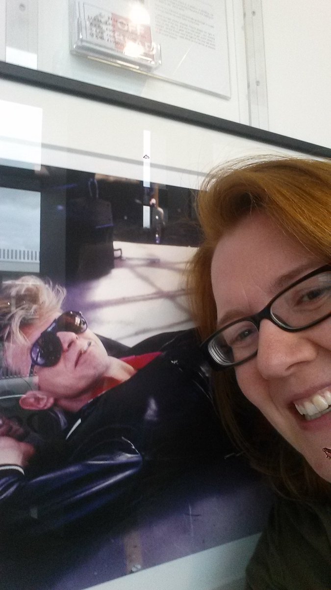 jessrovers's tweet photo. Thanks for a lovely evening @OffBeatLive in bolton earlier. Some beautiful photography on display. #BowieForever #DavidAndI https://t.co/uuAjf4u90s