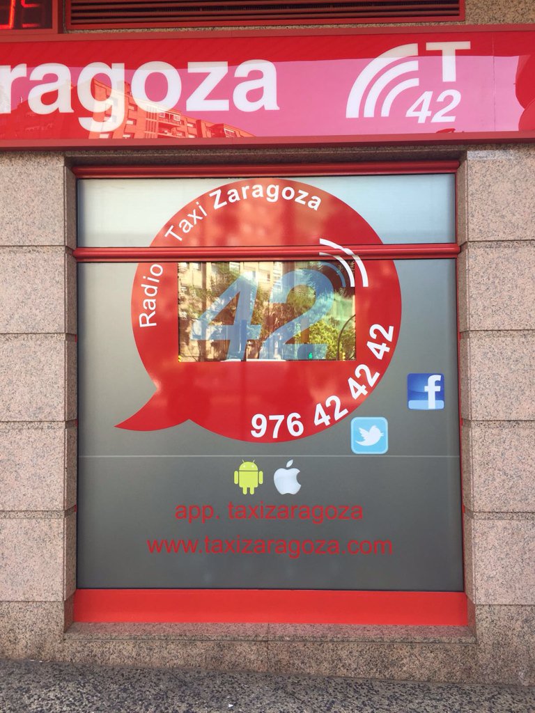 dudufuentes's tweet photo. Lo รบltimo ya estรก aquรญ. Pues ha quedao bien majo eh @RTaxiZaragoza #La42 #cualquiercosanossientabien #menudapercha https://t.co/kDqiYAbWLW
