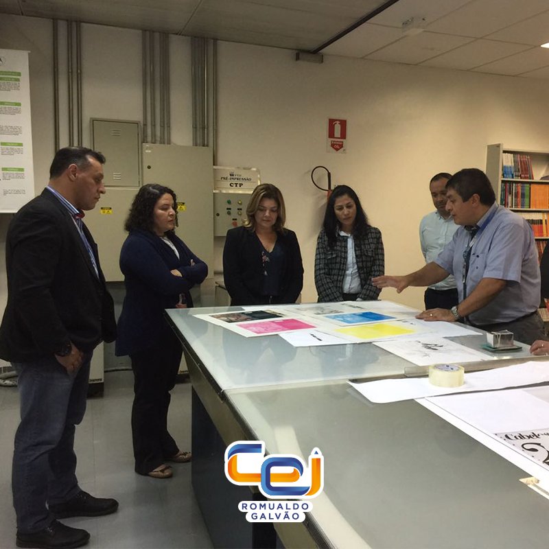 Novidade vindo por aí! Equipe CEI está hoje em São Paulo, para conhecer a confecção de materiais didáticos com tecnologia de ponta.