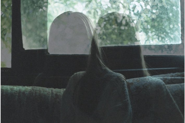 SONG PICK: Angharad Drake - Honey In The Rock - glamglare.com/music/2017/06/… <a href="/angharaddrake/">Angharad Drake</a> #glamglarepick