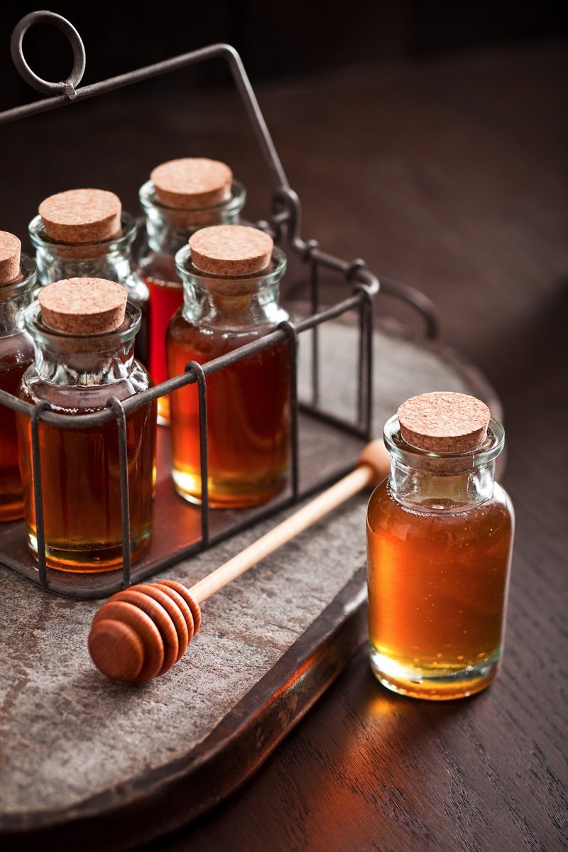 NationalHoney's tweet photo. #TuesdayTip: When baking with honey, reduce oven temperature by 25 degrees to prevent over-browning. https://t.co/QpC784UBDy