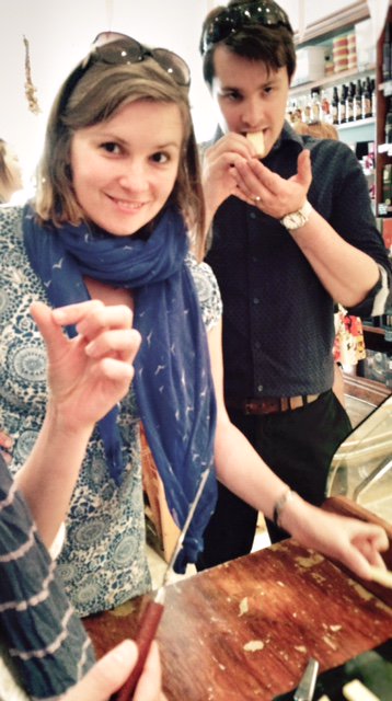 Love the Cotswolds and love food? We're hiring tour guides! Get the details and apply here: bit.ly/2qUbMhE