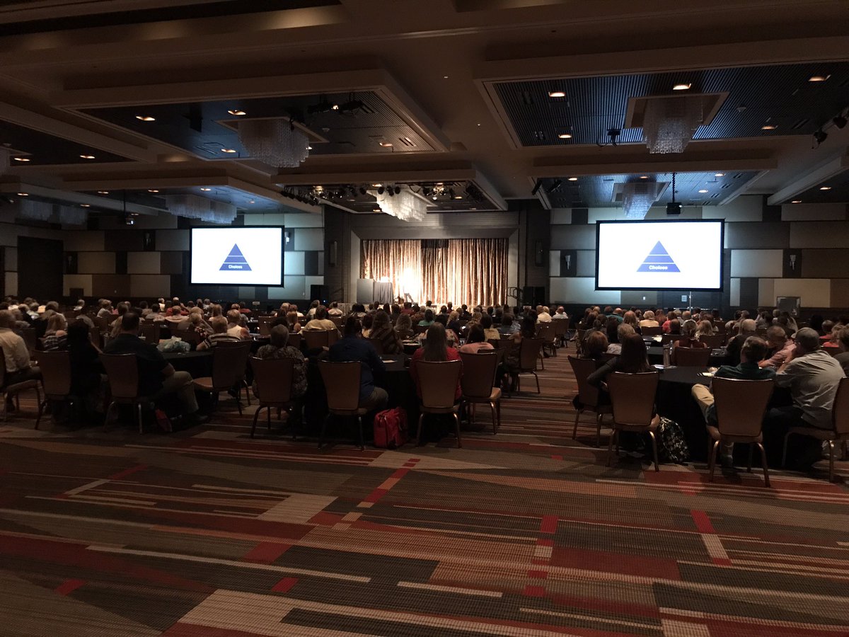 _ANFP's tweet photo. @Frontrowgirl leading off #ANFPACE17 with a keynote about Front-row Leadership! https://t.co/SmRypk3UO8