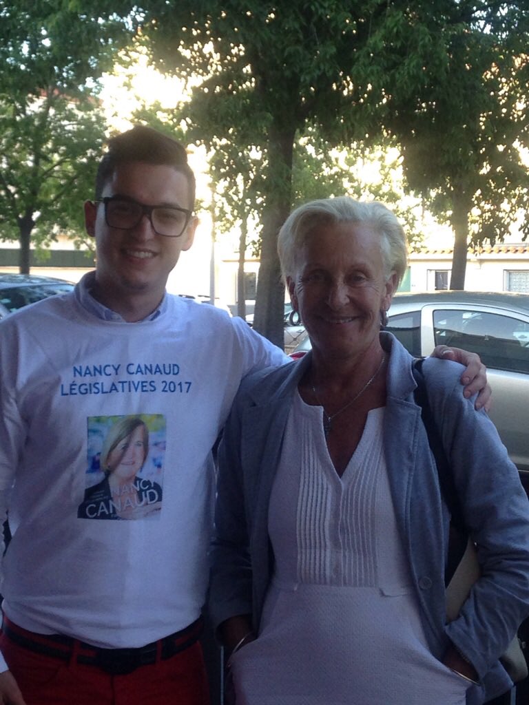 NancyCanaud2017's tweet photo. Réunion à notre QG la pizzeria de Momo Place d'Italie dans les Hauts de Massanne ! #circo3402 #legislatives https://t.co/X0Spz0h9q7