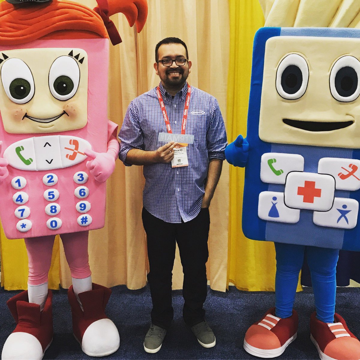 911podcast's tweet photo. Within the Trenches meets @CPSally911  #IAM911 #NENA2017 Make sure to check her &amp; her friends out. #PubEd https://t.co/2d9gOtHdVp