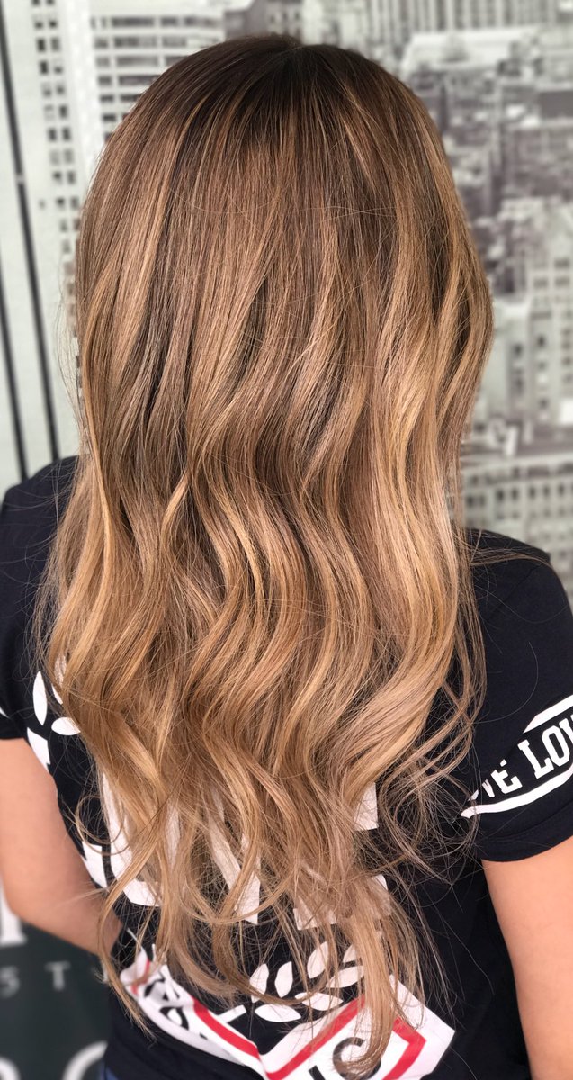 DivasXpress's tweet photo. #balayage @DivasXpress @karina_divas_ #colorcorrection #ombre #haircuts #HairGoals https://t.co/AiJzfLmyam