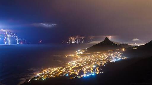 #CapeStorm Our thoughts are with the people of #CapeTown during this adverse &amp; difficult weather condition.We pray that God keep you safe. 🙏