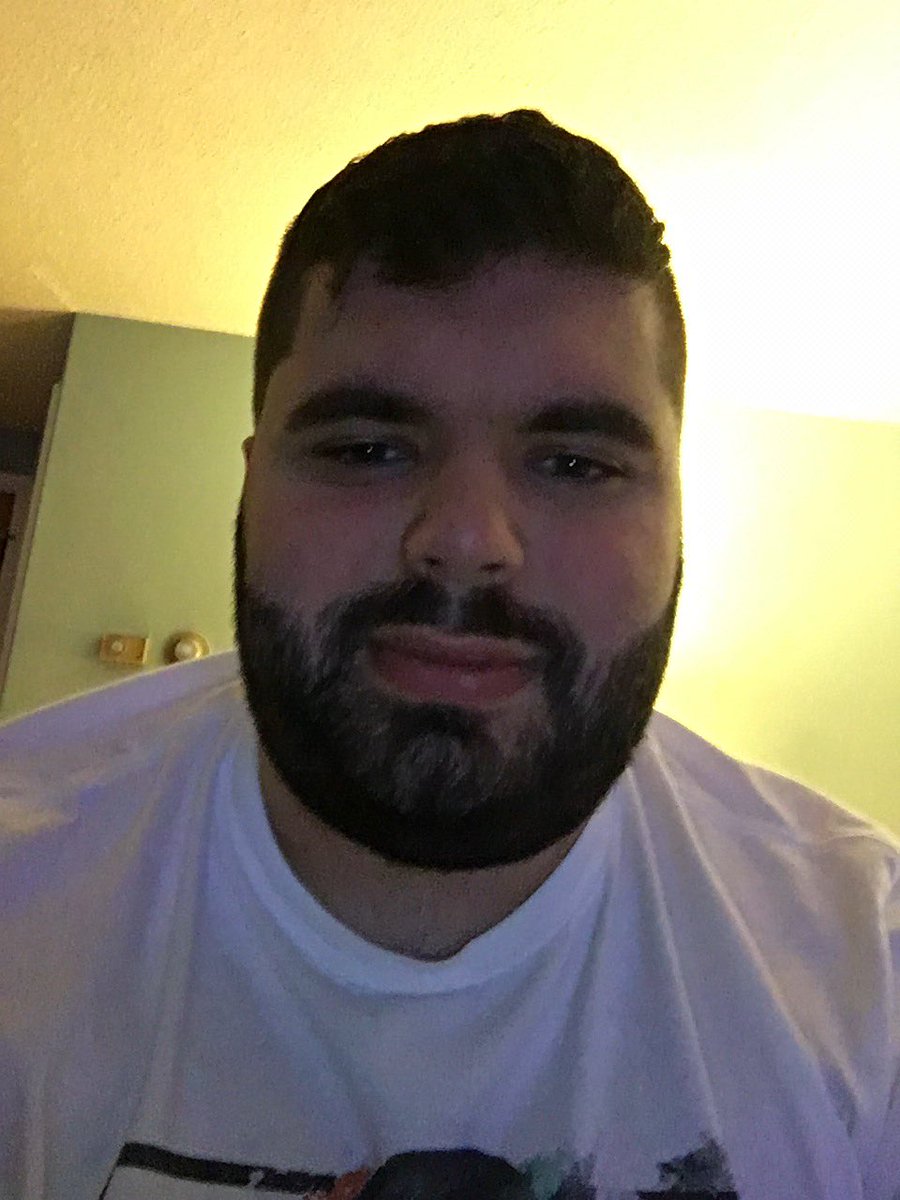AndrewDixon8's tweet photo. Haircut yesterday courtesy of @slawich24 👍🏻👍🏻
#buffalobarber #haircut #lookingood https://t.co/DXQ4BvB6AD