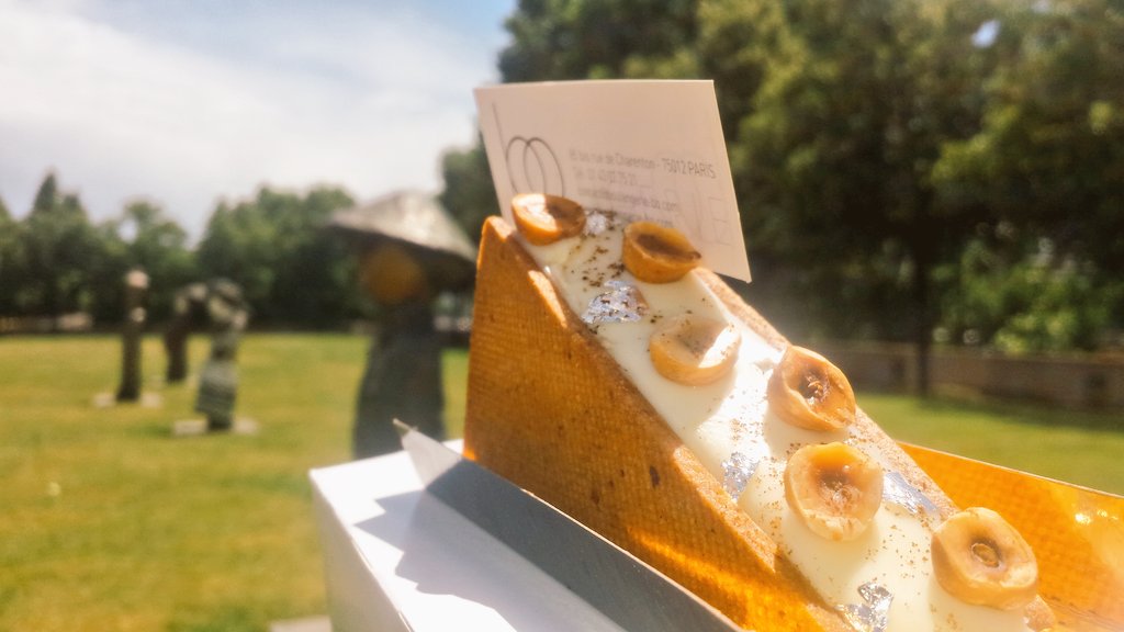 Moniex11's tweet photo. #olivierhaustraete #patisserie grand Madagascar de la #boulageriebo ; statue Les enfants du monde by  #rachidkhimoune au parc de Bercy https://t.co/JEiR7GSNjD