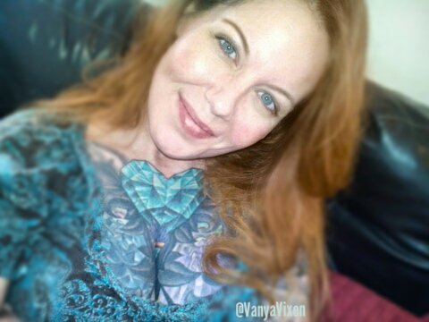 📷 https://t.co/e5ziVPTVv5<a href="/tag/girlsinglasses"class="tags"><span>#girlsinglasses</span></a>