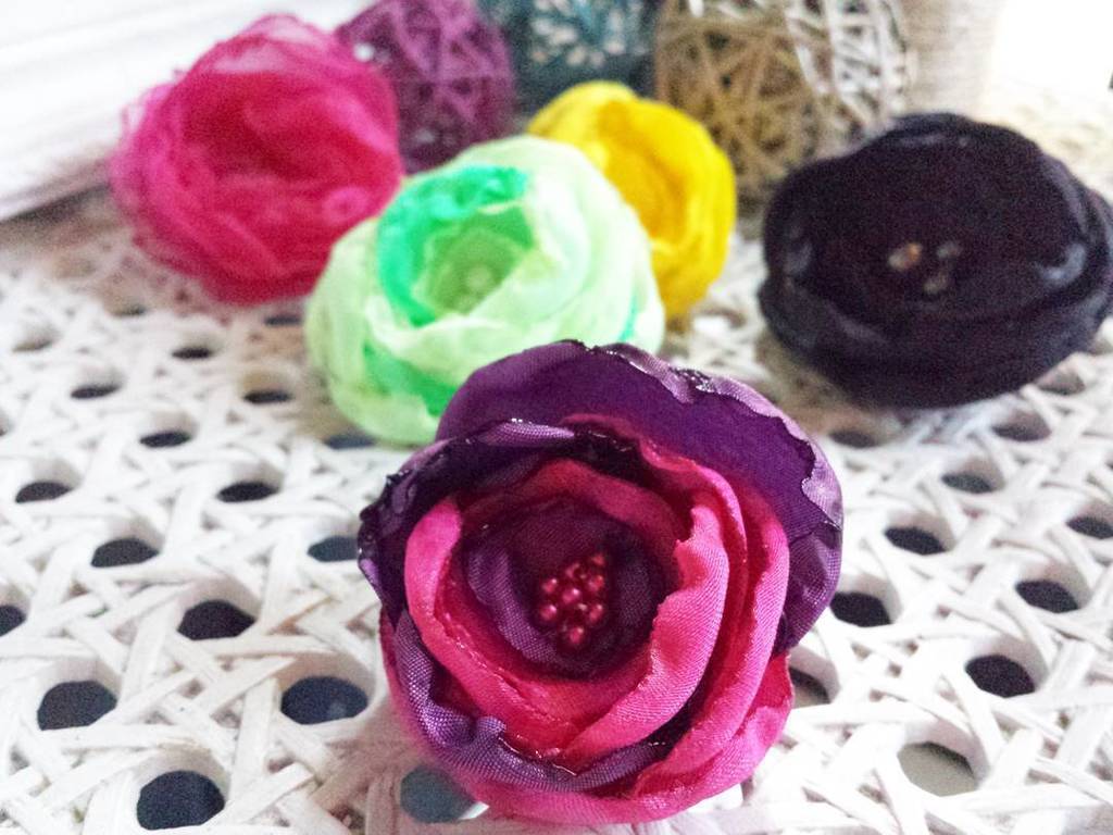 ¡Flores mini!
.
#Disponibles
#FloresdeTela #Pinzas #AccesoriosCabello #HairAccesories #HandMade #HechoAMano 
#Coro… ift.tt/2ryUMAj