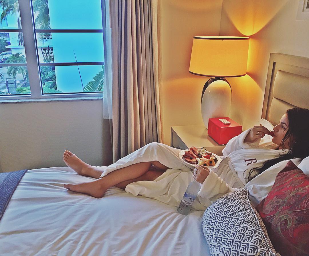 TheRedburySB's tweet photo. The Tuesday turn up is real @leslie_cubero #TheRedburySB #RandR #recoverymode #vacationmode https://t.co/qQAVn6zTUk