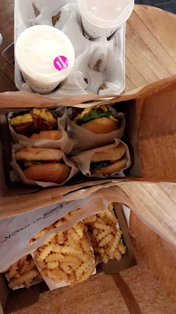 SpanglishRus's tweet photo. Shake Shack basically took half the money in my account, but I ain't even mad. https://t.co/OAUdWmBxXo