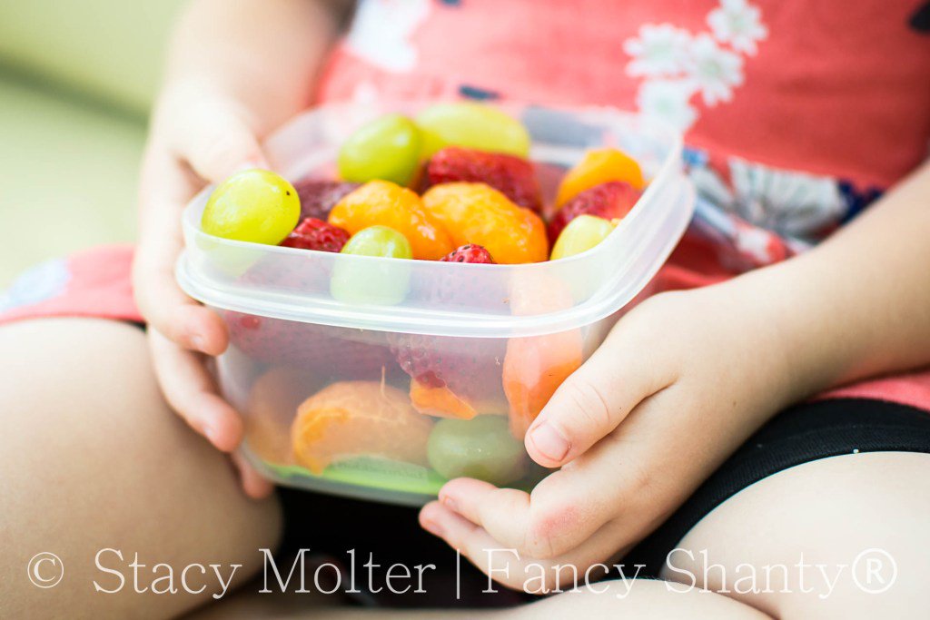 GiveawayBandit's tweet image. Learn how to keep spring produce fresh w/ @stacymolter @Rubbermaid #FreshWorksFreshness containers @SheSpeaksUp #ad fancyshanty.com/keep-spring-pr…