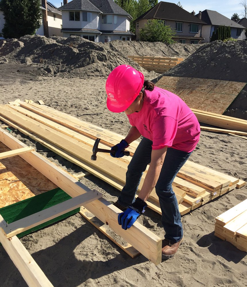 MyTileTown's tweet image. Very special Monday! @MyTileTown Joelle &amp;amp; Dionne building new homes for deserving families! Thks @DIALOG &amp;amp; the @HabitatVan volunteers.