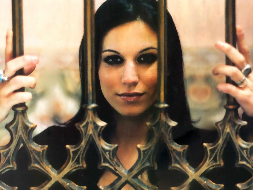 Happy Birthday to Cristina Scabbia      