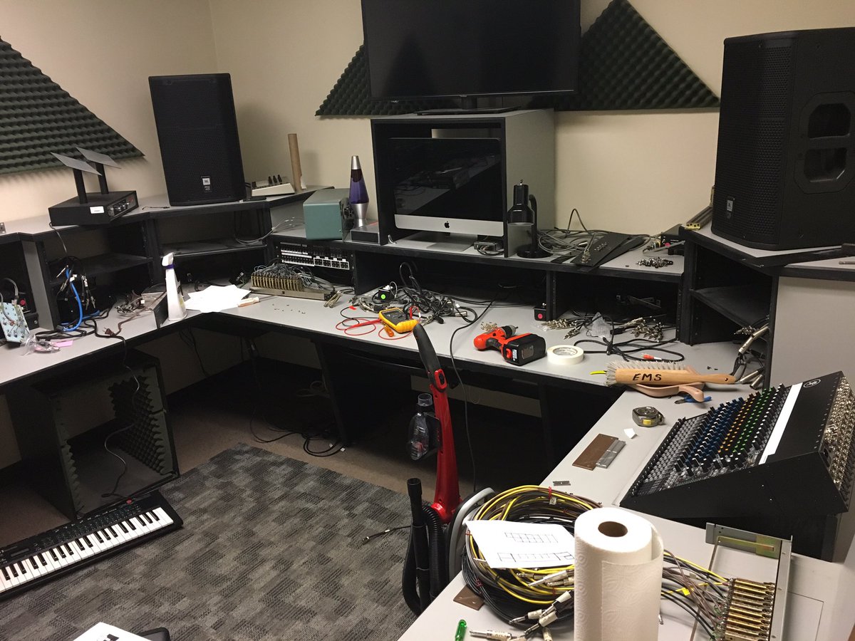 IllinoisEMS's tweet photo. Here's a photo of Studio B from earlier this week https://t.co/mMnGGBbof3